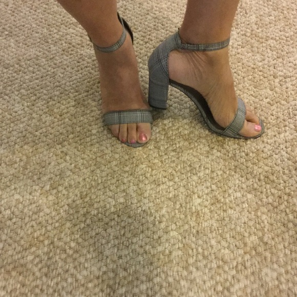 Worthington - Black & White Block Heel Sandal - Picture 2 of 8